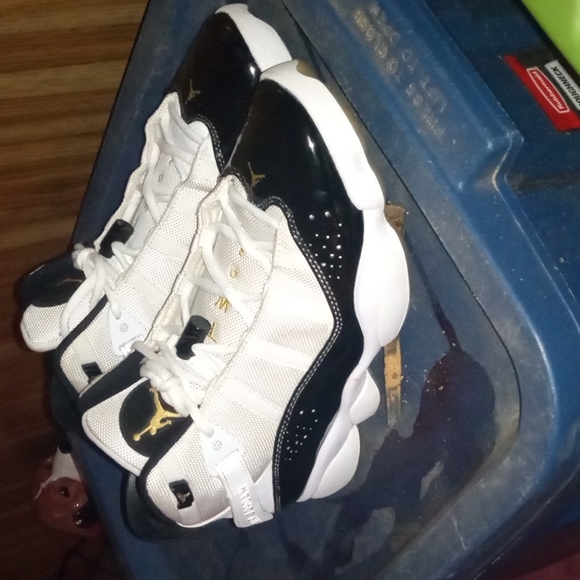 Air Jordan - Picture 3 of 3